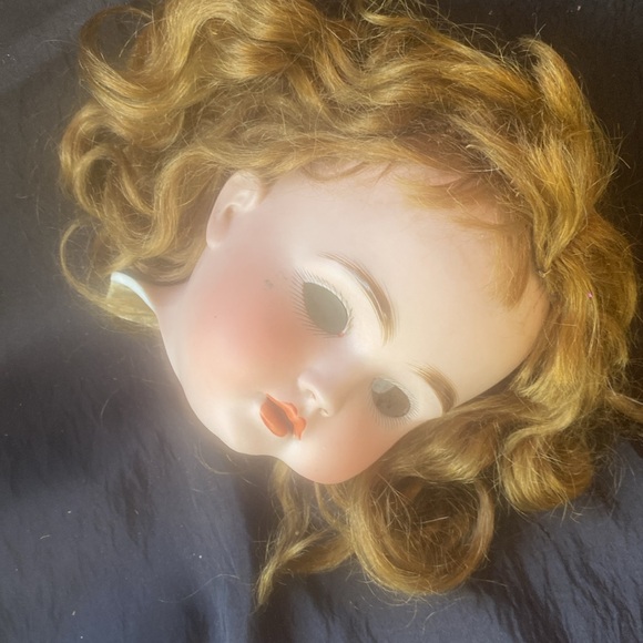 Antique Broken Porcelain Doll Head - Picture 3 of 3